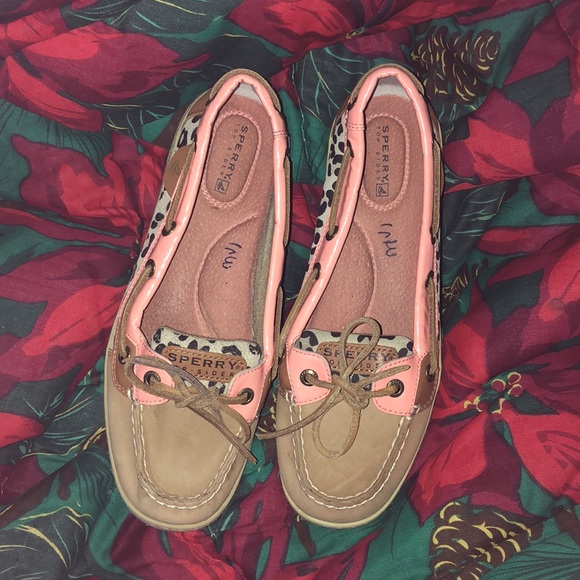 coral sperrys